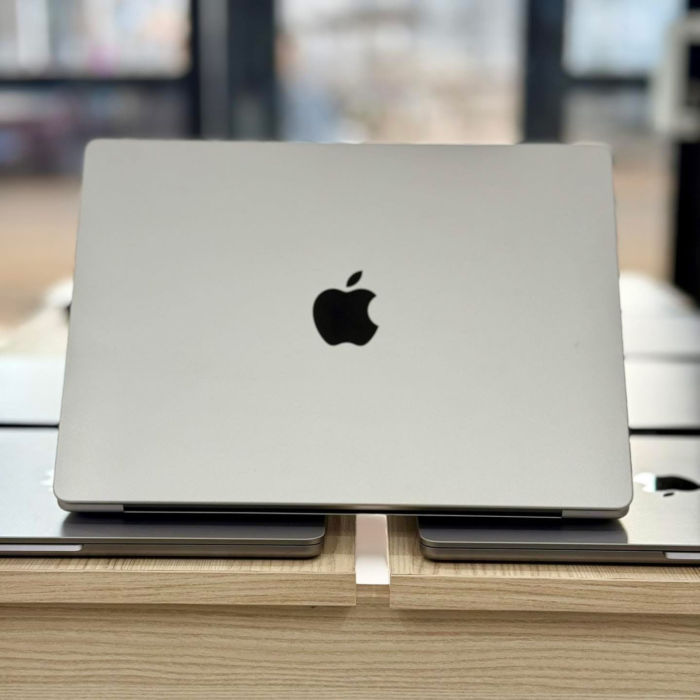 MacBook Pro 14” (2021) – Puce M1 Pro - 32 GB - 2 Terra Ssd