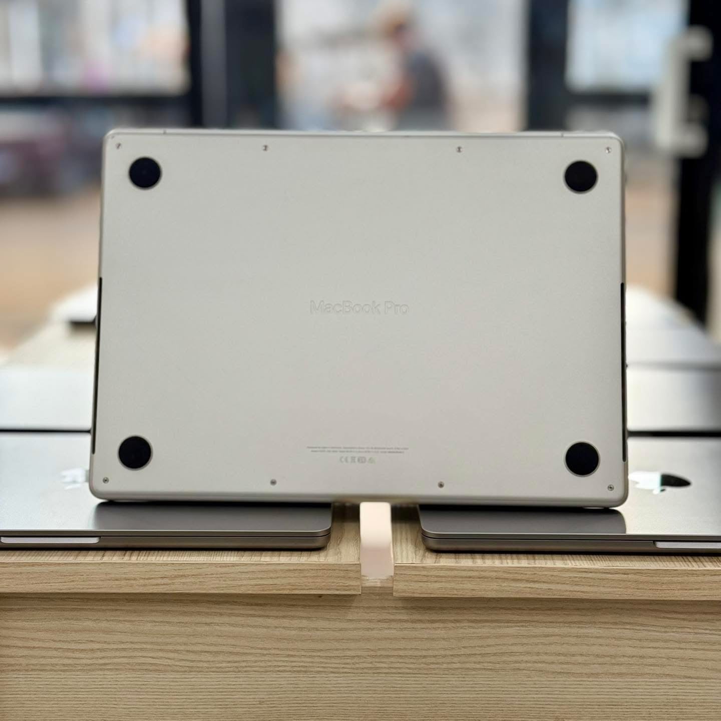 MacBook Pro 14” (2021) – Puce M1 Pro - 32 GB - 2 Terra Ssd