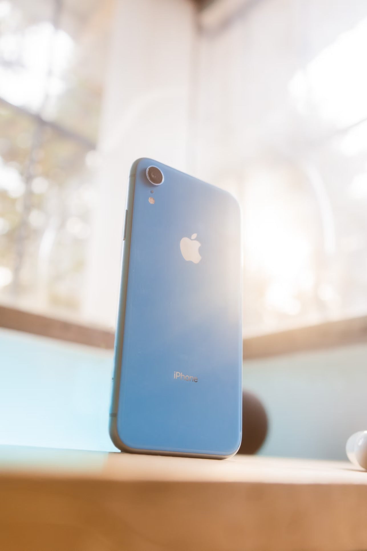 IPhone Xr - Quasi Neuf - 64 GB + Chargeur + Antichoc + Fourreau
