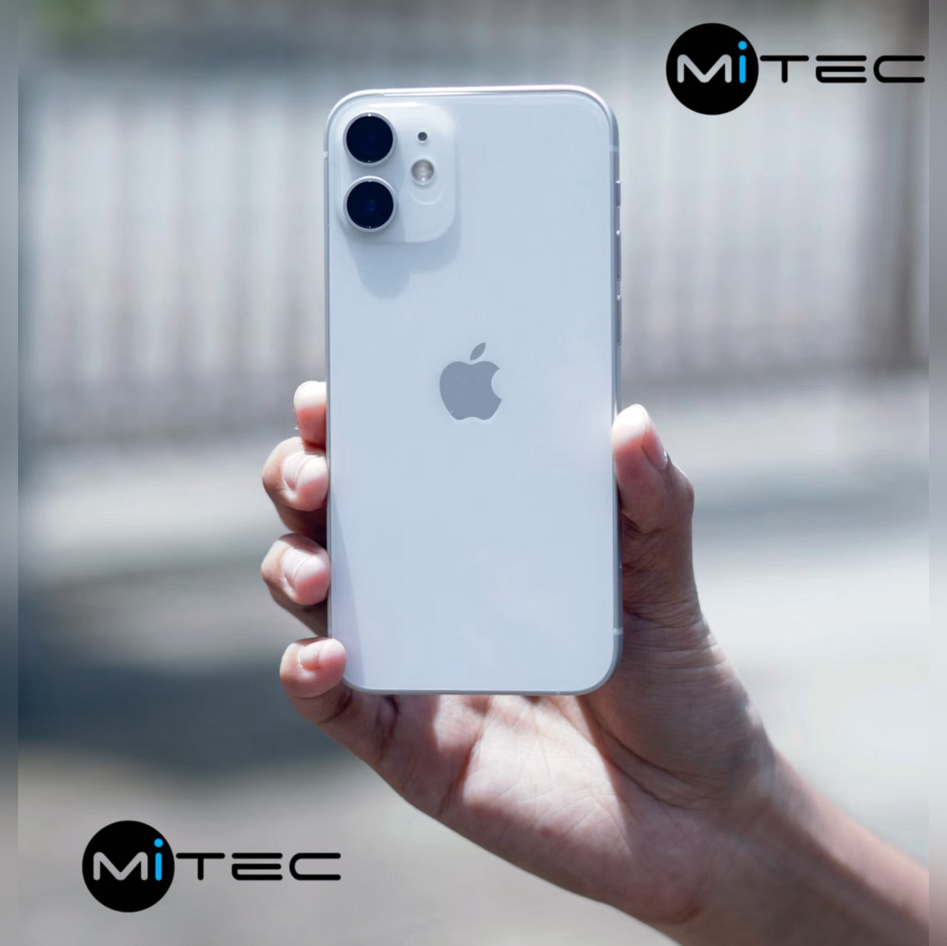 IPhone 12 Mini - Quasi Neuf - 128 GB + Chargeur + Antichoc + Fourreau