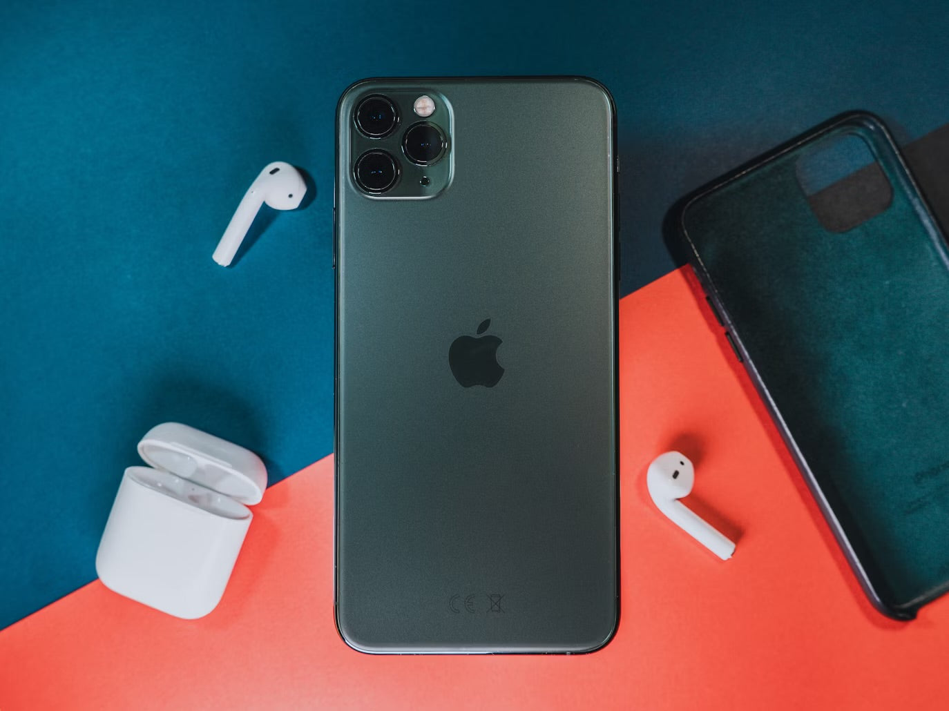 IPhone 11 Pro Quasi Neuf - 64 GB + Chargeur + Antichoc + Fourreau