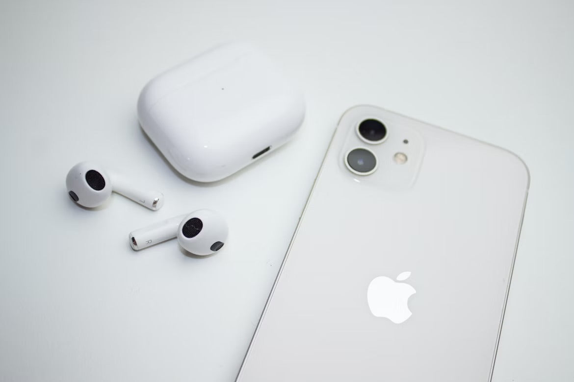 IPhone 12 - Quasi Neuf - 128 GB + Chargeur + Antichoc + Fourreau