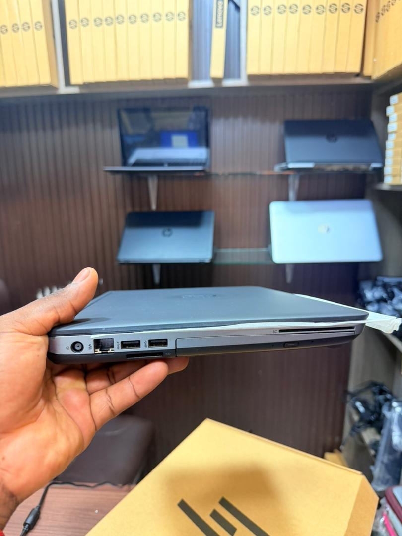 Hp ProBook 640 G1 Core i5 - 8 GB - 1000 GB - 14 Pouces - Sac Offert - Souris Offert - Clé Usb Offert