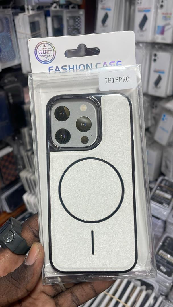 Étui Fourreau Coque Blanc IPhone 15 Pro