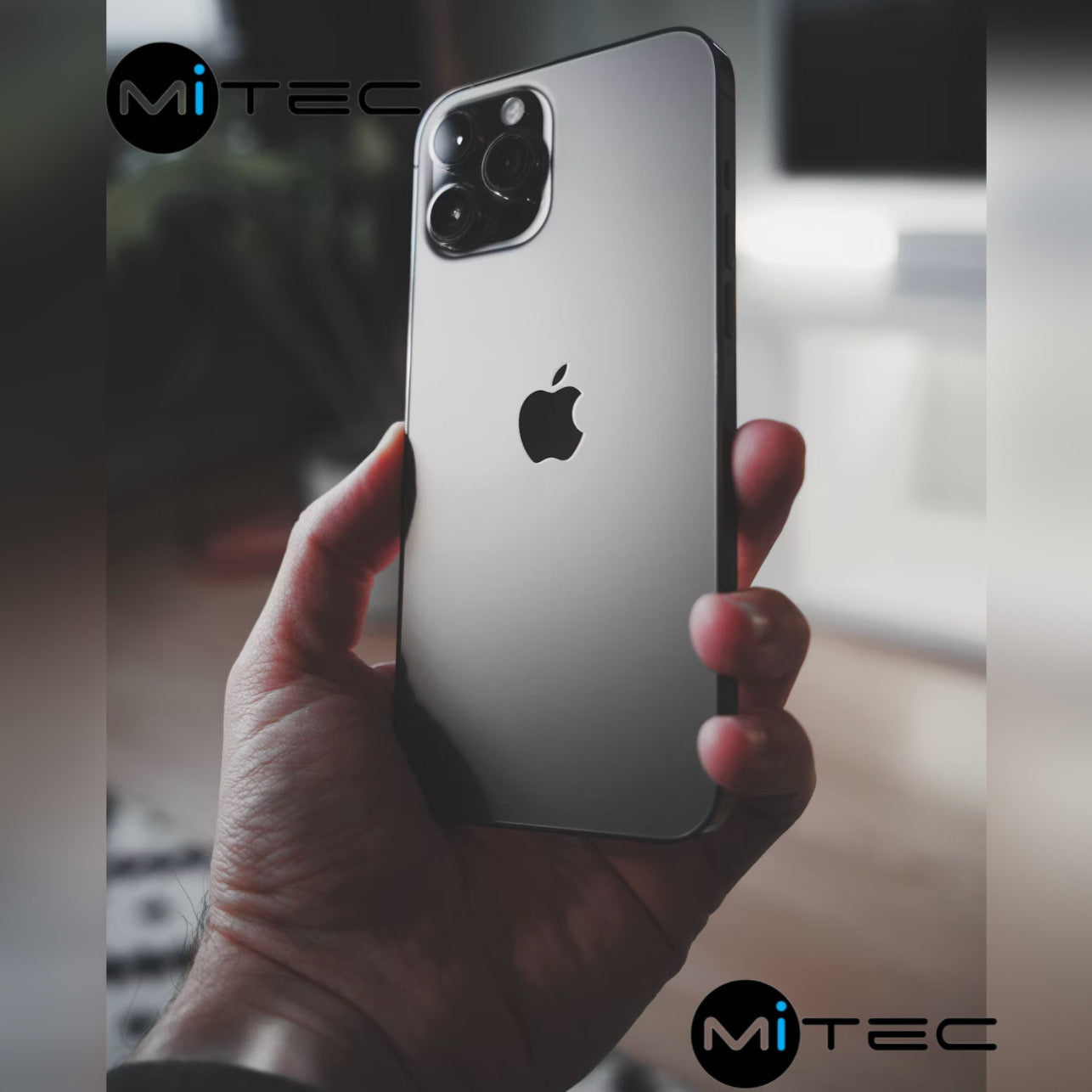 iPhone 12 Pro Max Quasi Neuf - 128 GB + Chargeur + Antichoc + Fourreau