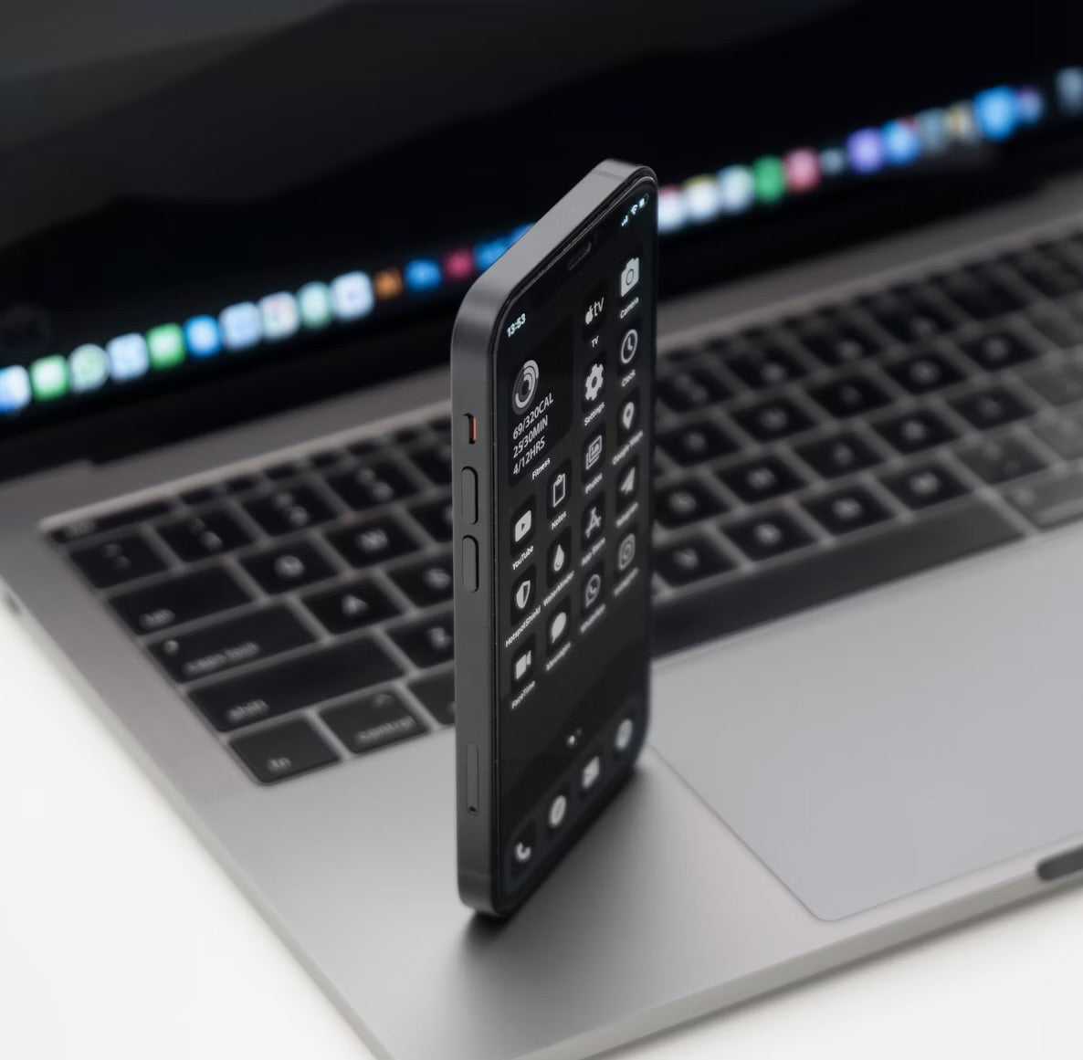 IPhone 12 Mini - Quasi Neuf - 128 GB + Chargeur + Antichoc + Fourreau
