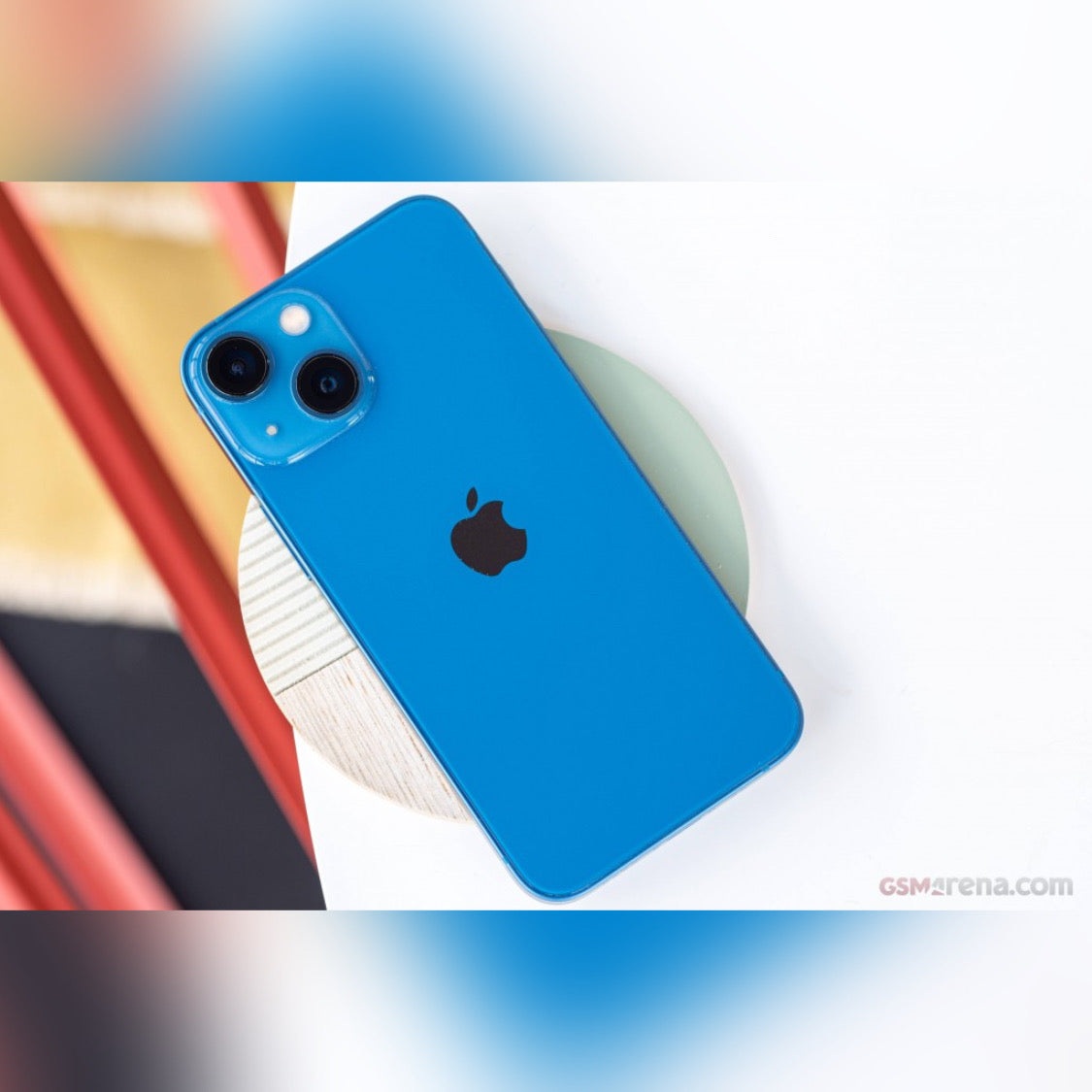 IPhone 13 Mini Quasi Neuf - 128 GB + Chargeur + Antichoc + Fourreau