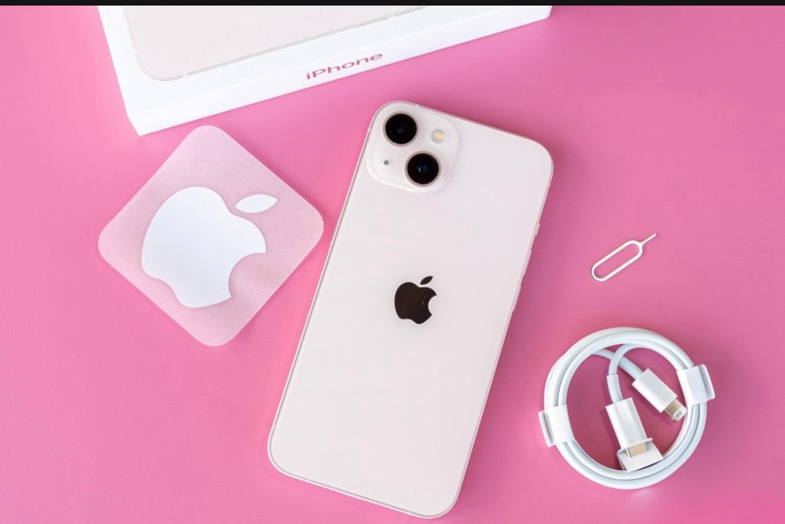 IPhone 13 Quasi Neuf - 128 GB + Antichoc + fourro + Chargeur