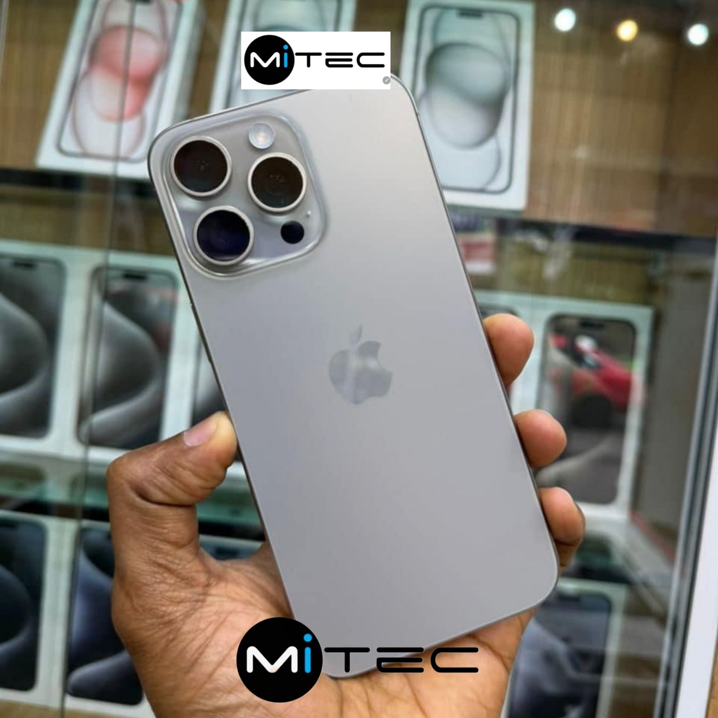 IPhone 15 Pro Max Quasi Neuf - 256 GB