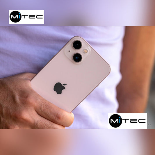 IPhone 13 Quasi Neuf - 128 GB + Antichoc + fourro + Chargeur