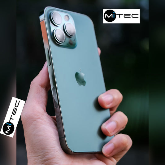 IPhone 13 Pro Quasi Neuf - 128 GB + Chargeur + Antichoc + Fourreau