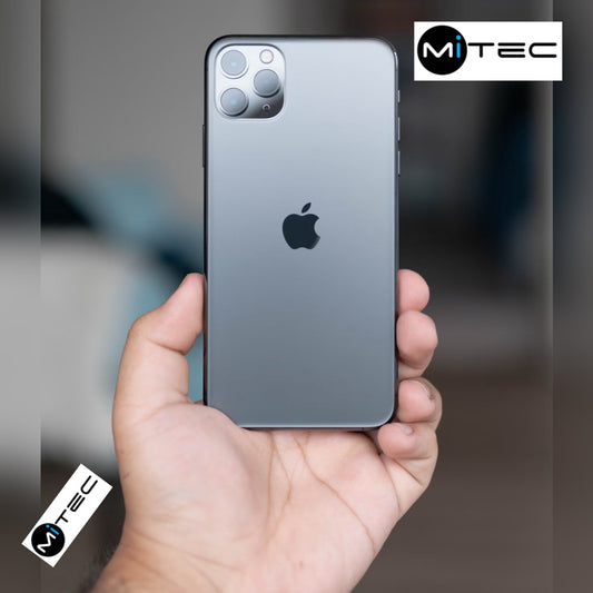 IPhone 11 Pro Quasi Neuf - 64 GB + Chargeur + Antichoc + Fourreau