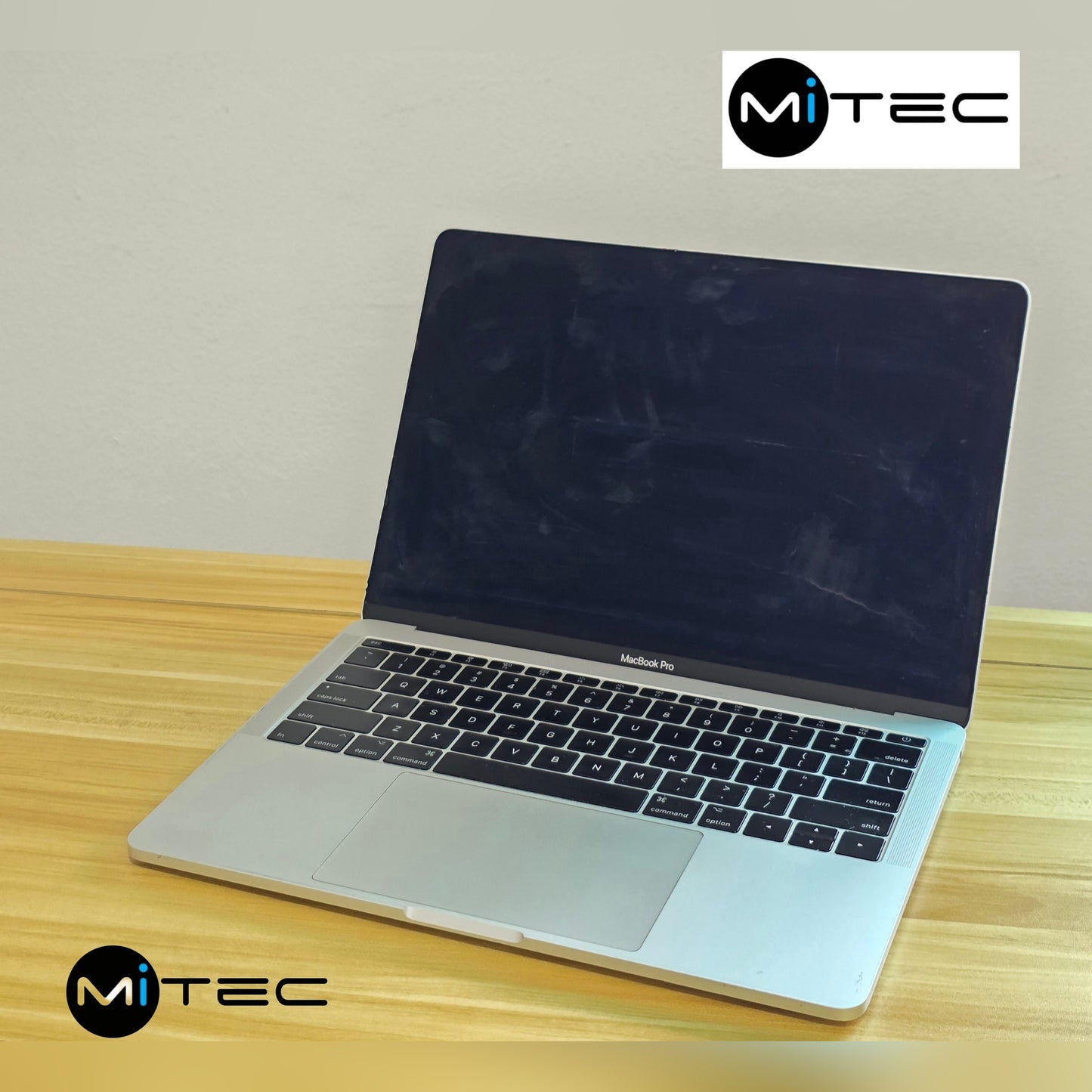 Apple MacBook Pro 2017 Core i5 Quasi Neuf - 8  GB - 128 Ssd - 13'3 Pouces - Écran Retina - Clavier Rétro éclairé + Sac Offert