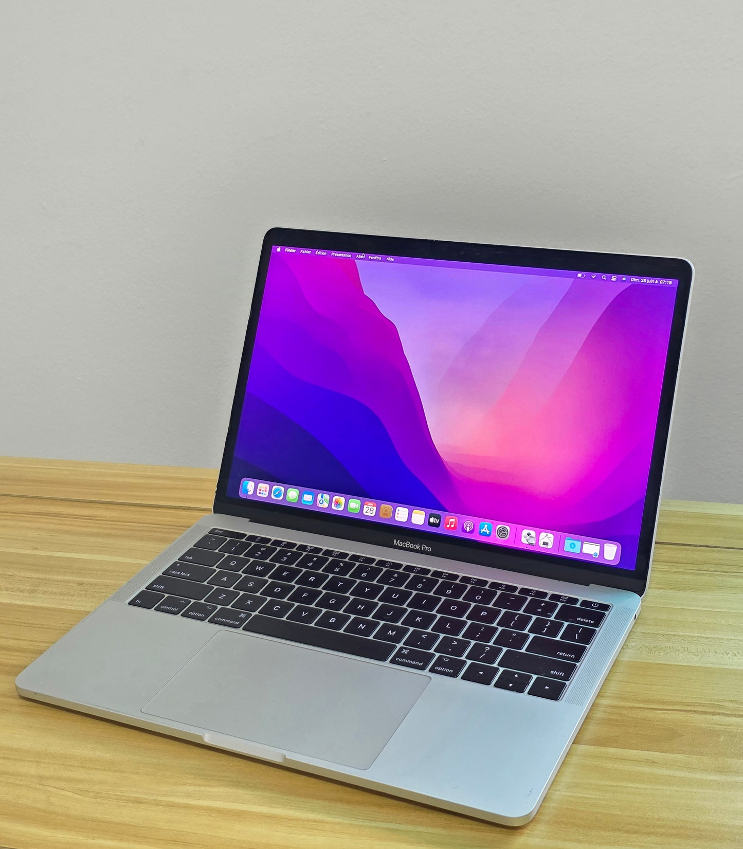 Apple MacBook Pro 2017 Core i5 Quasi Neuf - 8  GB - 128 Ssd - 13'3 Pouces - Écran Retina - Clavier Rétro éclairé + Sac Offert