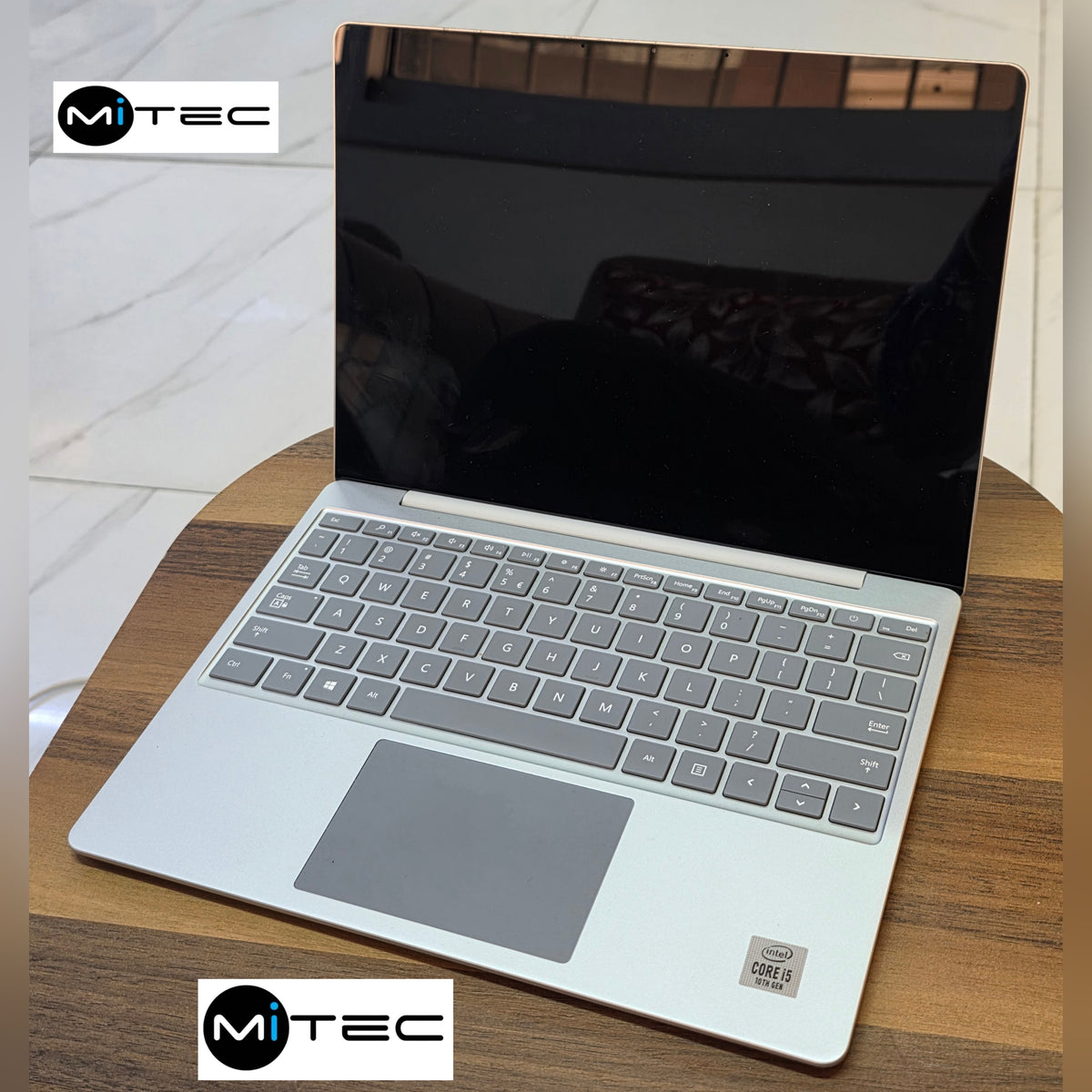 Pc Microsoft Surface LapTop Go Core i5 - 12'4 Pouce - Écran Tactile - 8 GB - 256 GB Ssd - 10eme Gen - Sac + Souris + Clé USB Offert