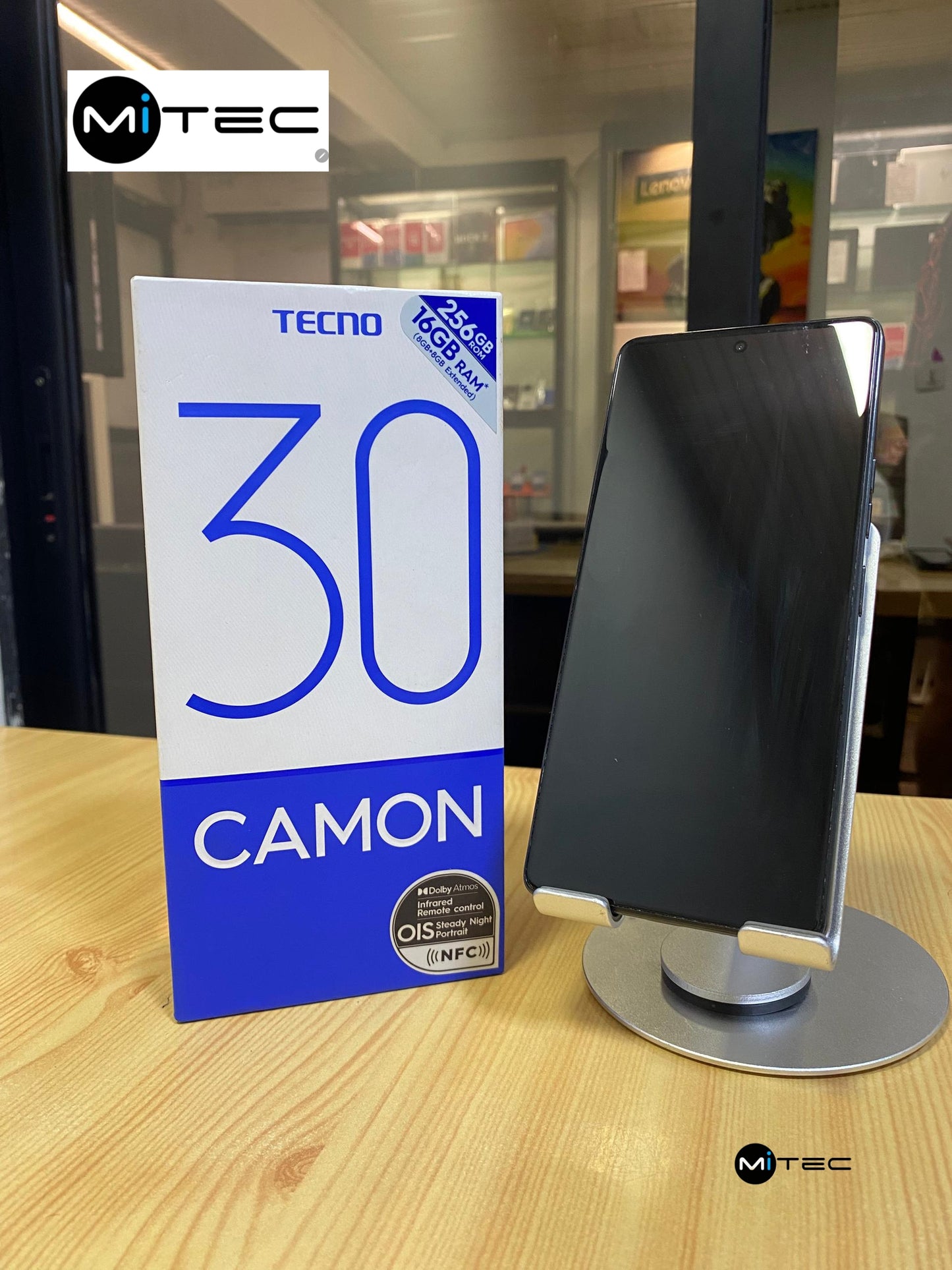 Tecno Camon 30  - 16 GB - 256 GB - Super Amoled - 50Mpx