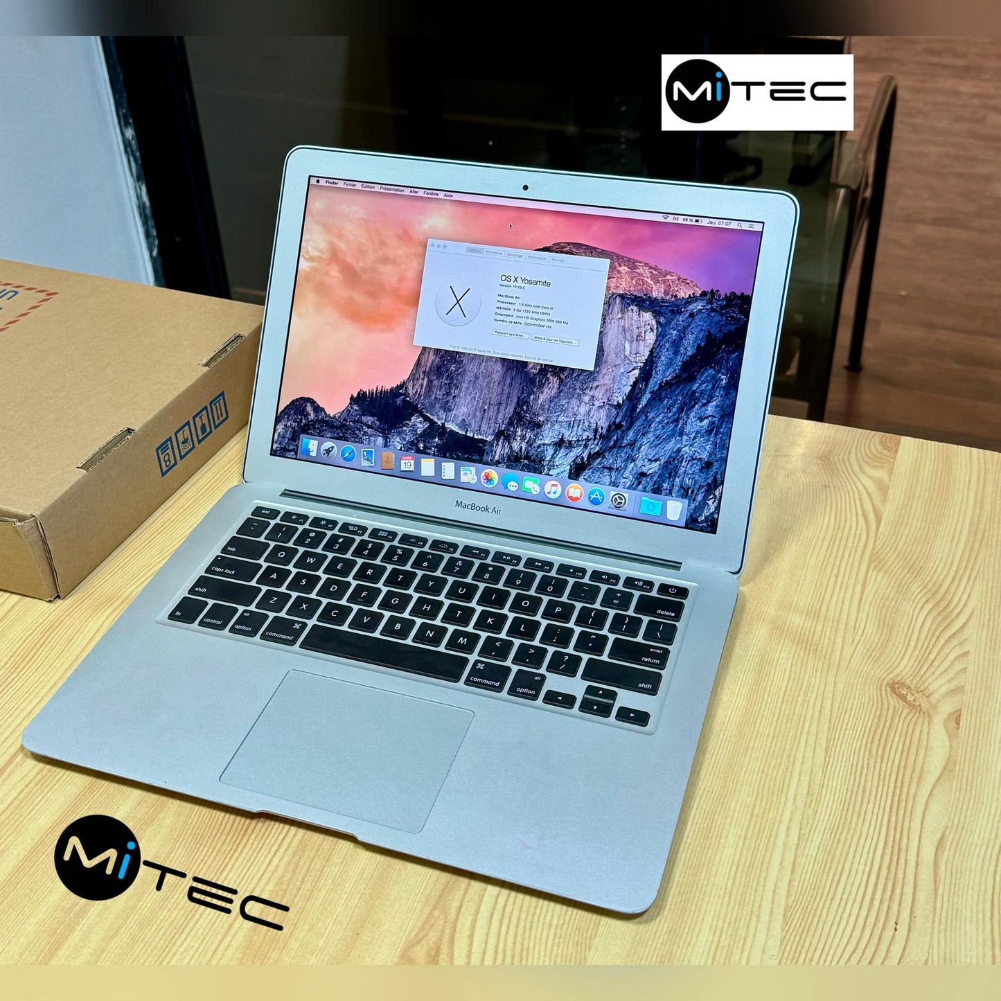 Macbook Air Core i5 - 128 GB Ssd - 13'3 Pouces - Clavier Rétro éclairé - Sac + Souris +Clé USB Offert